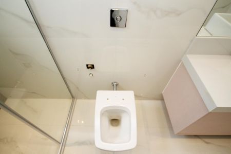 Casa de condomínio para alugar com 400m², 4 quartos e 6 vagas Casa de condomínio para alugar com 400m², 4 quartos e 6 vagasBanheiro Suíte 3