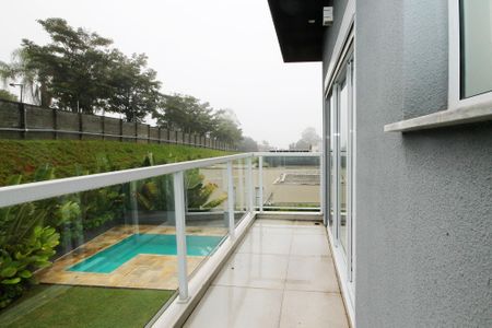 Casa de condomínio para alugar com 400m², 4 quartos e 6 vagas Casa de condomínio para alugar com 400m², 4 quartos e 6 vagasVaranda Suíte 1
