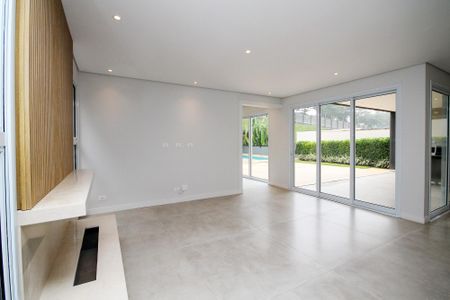 Casa de condomínio para alugar com 400m², 4 quartos e 6 vagas Casa de condomínio para alugar com 400m², 4 quartos e 6 vagasSala de Lareira
