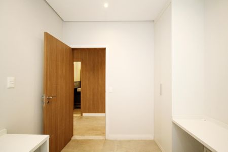 Casa de condomínio para alugar com 400m², 4 quartos e 6 vagas Casa de condomínio para alugar com 400m², 4 quartos e 6 vagasEscritório
