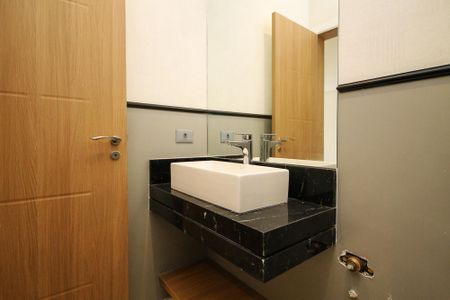 Casa de condomínio para alugar com 400m², 4 quartos e 6 vagas Casa de condomínio para alugar com 400m², 4 quartos e 6 vagasLavabo
