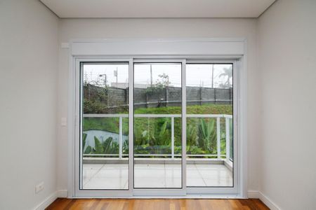 Casa de condomínio para alugar com 400m², 4 quartos e 6 vagas Casa de condomínio para alugar com 400m², 4 quartos e 6 vagasVaranda Suíte 1