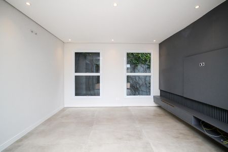 Casa de condomínio para alugar com 400m², 4 quartos e 6 vagas Casa de condomínio para alugar com 400m², 4 quartos e 6 vagasSala de TV