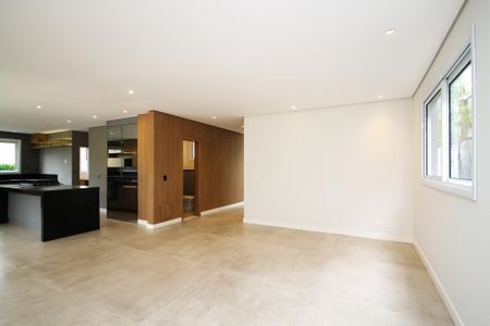 Casa de condomínio para alugar com 400m², 4 quartos e 6 vagas Casa de condomínio para alugar com 400m², 4 quartos e 6 vagasSala de Estar