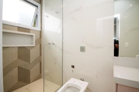 Casa de condomínio para alugar com 400m², 4 quartos e 6 vagas Casa de condomínio para alugar com 400m², 4 quartos e 6 vagasBanheiro Suíte 3