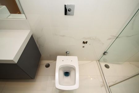 Casa de condomínio para alugar com 400m², 4 quartos e 6 vagas Casa de condomínio para alugar com 400m², 4 quartos e 6 vagasBanheiro Suíte 2