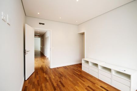Casa de condomínio para alugar com 400m², 4 quartos e 6 vagas Casa de condomínio para alugar com 400m², 4 quartos e 6 vagasSuíte 1