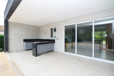 Casa de condomínio para alugar com 400m², 4 quartos e 6 vagas Casa de condomínio para alugar com 400m², 4 quartos e 6 vagasVaranda