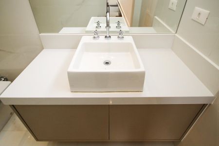 Casa de condomínio para alugar com 400m², 4 quartos e 6 vagas Casa de condomínio para alugar com 400m², 4 quartos e 6 vagasBanheiro Suíte 1
