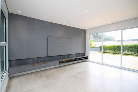 Casa de condomínio para alugar com 400m², 4 quartos e 6 vagas Casa de condomínio para alugar com 400m², 4 quartos e 6 vagasSala de TV