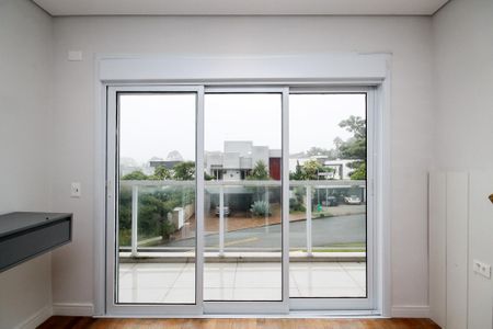 Casa de condomínio para alugar com 400m², 4 quartos e 6 vagas Casa de condomínio para alugar com 400m², 4 quartos e 6 vagasVaranda Suíte 4