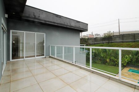 Casa de condomínio para alugar com 400m², 4 quartos e 6 vagas Casa de condomínio para alugar com 400m², 4 quartos e 6 vagasVaranda Suíte 2