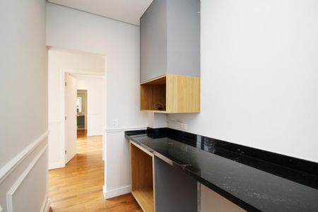 Casa de condomínio para alugar com 400m², 4 quartos e 6 vagas Casa de condomínio para alugar com 400m², 4 quartos e 6 vagasCozinha Apoio Quartos