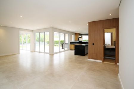 Casa de condomínio para alugar com 400m², 4 quartos e 6 vagas Casa de condomínio para alugar com 400m², 4 quartos e 6 vagasSala de Estar