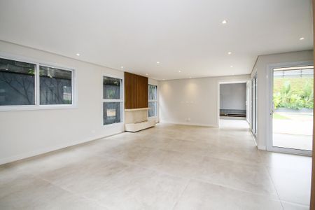 Casa de condomínio para alugar com 400m², 4 quartos e 6 vagas Casa de condomínio para alugar com 400m², 4 quartos e 6 vagasSala
