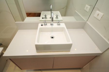Casa de condomínio para alugar com 400m², 4 quartos e 6 vagas Casa de condomínio para alugar com 400m², 4 quartos e 6 vagasBanheiro Suíte 3