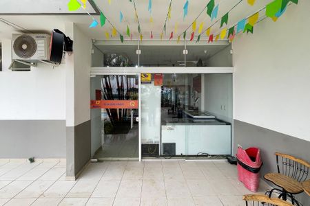 Casa de condomínio para alugar com 400m², 4 quartos e 6 vagas Casa de condomínio para alugar com 400m², 4 quartos e 6 vagasConveniência