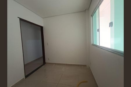 Quarto de casa para alugar com 2 quartos, 60m² em Granja Verde, Contagem