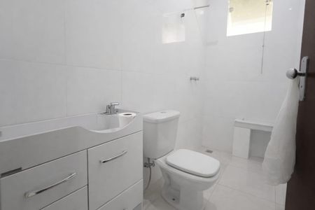 Banheiro de casa para alugar com 2 quartos, 60m² em Granja Verde, Contagem