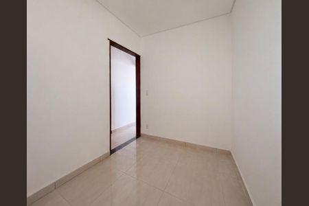 Quarto de casa para alugar com 2 quartos, 60m² em Granja Verde, Contagem