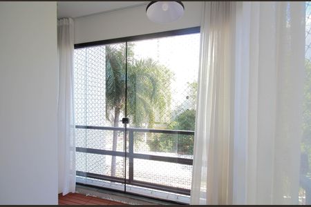 varanda Sala de apartamento à venda com 2 quartos, 68m² em Vila Suzana, São Paulo