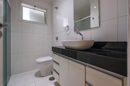 Banheiro de apartamento para alugar com 2 quartos, 122m² em Cerqueira César, São Paulo