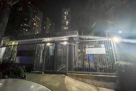 Apartamento à venda com 65m², 2 quartos e 1 vaga Apartamento à venda com 65m², 2 quartos e 1 vagaFachada