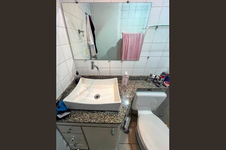 Apartamento à venda com 65m², 2 quartos e 1 vaga Apartamento à venda com 65m², 2 quartos e 1 vagaBanheiro