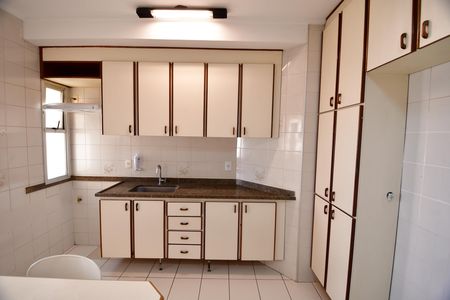 Cozinha de apartamento à venda com 3 quartos, 90m² em Chácara Primavera, Campinas