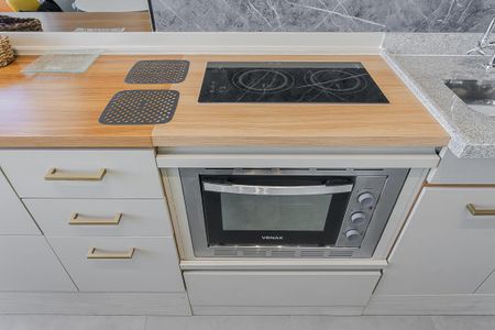 Cozinha de apartamento para alugar com 1 quarto, 25m² em Pinheiros, São Paulo