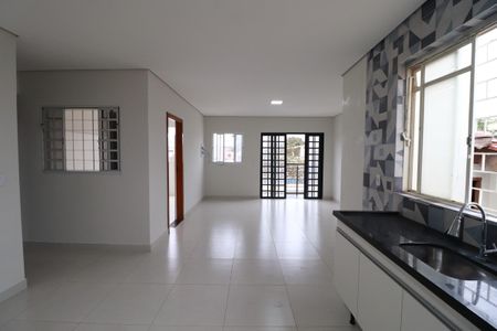 Casa para alugar com 80m², 2 quartos e 1 vagaCozinha 