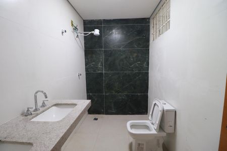 Casa para alugar com 80m², 2 quartos e 1 vagaBanheiro 