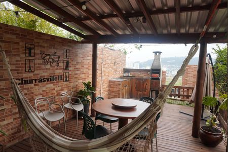 Casa de condomínio para alugar com 180m², 3 quartos e sem vagaÁrea de Lazer