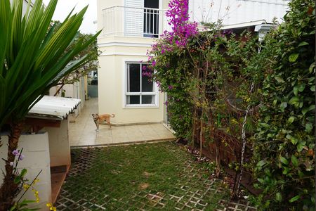 Casa de condomínio para alugar com 180m², 3 quartos e sem vagaÁrea externa