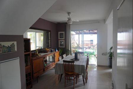 Casa de condomínio para alugar com 180m², 3 quartos e sem vagaSala de Jantar
