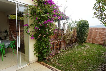 Casa de condomínio para alugar com 180m², 3 quartos e sem vagaÁrea Externa