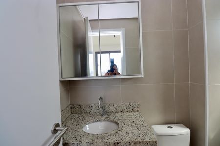 Banheiro Social de apartamento para alugar com 2 quartos, 69m² em Brotas, Salvador