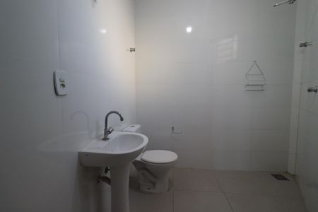 Apartamento para alugar com 70m², 2 quartos e 1 vaga Apartamento para alugar com 70m², 2 quartos e 1 vagaBanheiro da Suíte