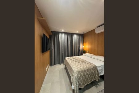 Sala / Quarto de kitnet/studio para alugar com 1 quarto, 27m² em Vila Gomes Cardim, São Paulo