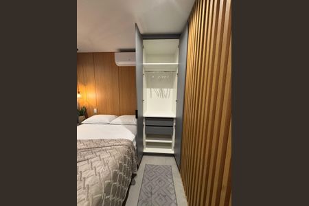 Sala / Quarto de kitnet/studio para alugar com 1 quarto, 27m² em Vila Gomes Cardim, São Paulo