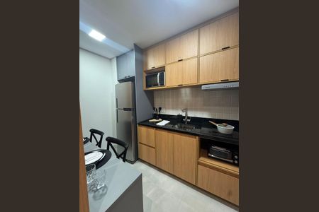 Cozinha de kitnet/studio para alugar com 1 quarto, 27m² em Vila Gomes Cardim, São Paulo