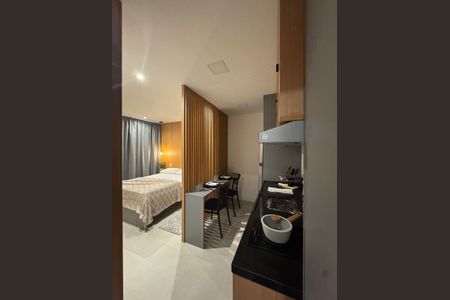 Sala / Quarto de kitnet/studio para alugar com 1 quarto, 27m² em Vila Gomes Cardim, São Paulo