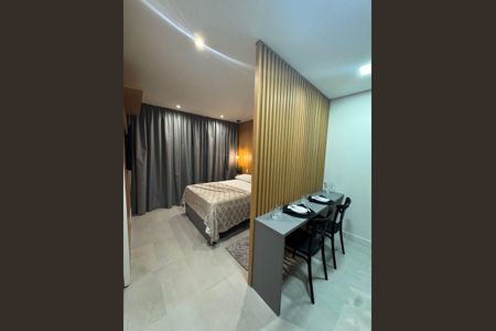 Sala / Quarto de kitnet/studio para alugar com 1 quarto, 27m² em Vila Gomes Cardim, São Paulo