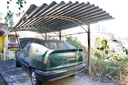 Garagem de casa à venda com 3 quartos, 400m² em Sagrada Família, Belo Horizonte
