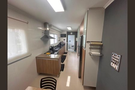 Apartamento à venda com 178m², 3 quartos e 3 vagas Apartamento à venda com 178m², 3 quartos e 3 vagasCozinha