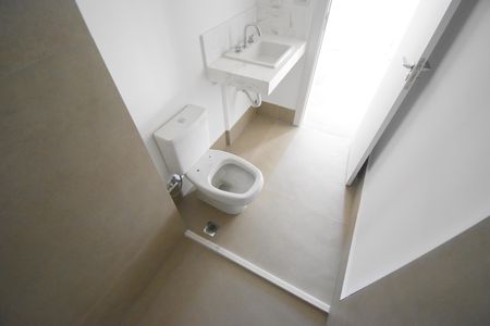 Banheiro 2 de apartamento à venda com 3 quartos, 137m² em Centro, Curitiba