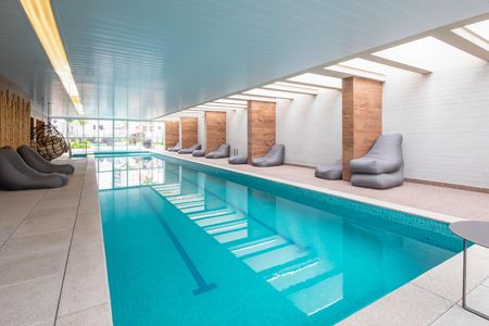 Apartamento à venda com 92m², 3 quartos e 2 vagas Apartamento à venda com 92m², 3 quartos e 2 vagasÁrea comum - Piscina