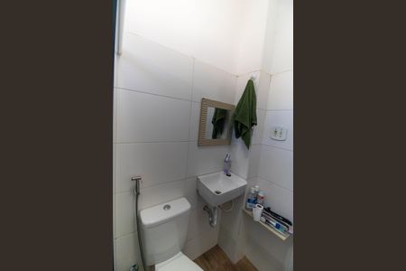 Banheiro de apartamento para alugar com 2 quartos, 45m² em Centro, Niterói