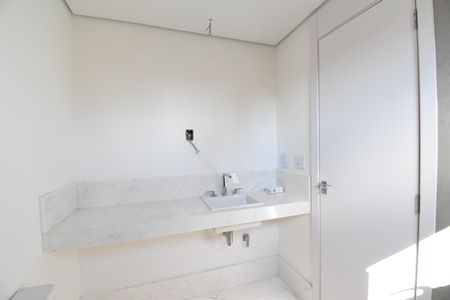 Apartamento à venda com 147m², 2 quartos e 3 vagasBanheiro da Suíte 2