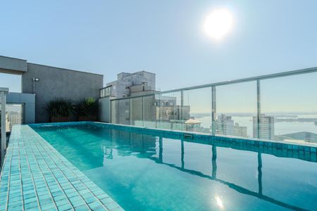 Apartamento à venda com 29m², 1 quarto e sem vaga Apartamento à venda com 29m², 1 quarto e sem vagaÁrea comum - Piscina